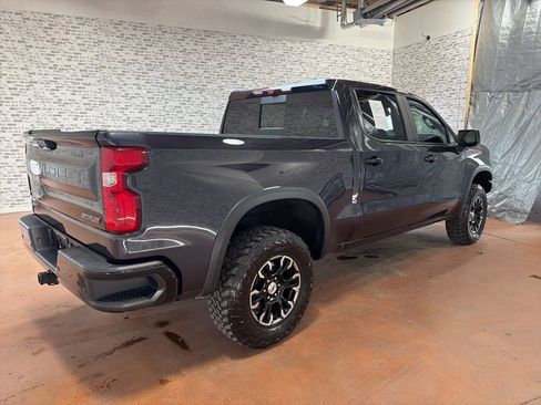 Used 2023 Chevrolet Silverado 1500 ZR2 w/ Technology Package image 7