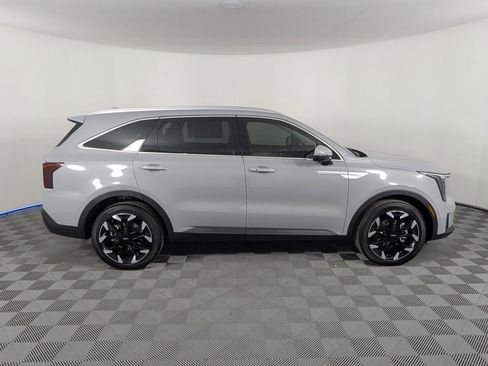 New 2026 Kia Sorento SX image 8