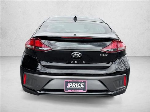 Used 2022 Hyundai Ioniq SE FWD image 6