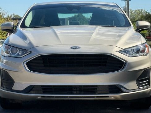 Used 2019 Ford Fusion SE FWD image 9