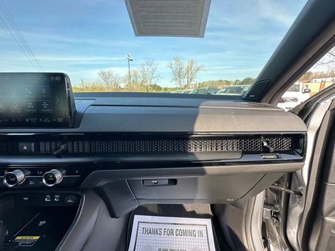 Used 2024 Honda CR-V Sport Touring image 16