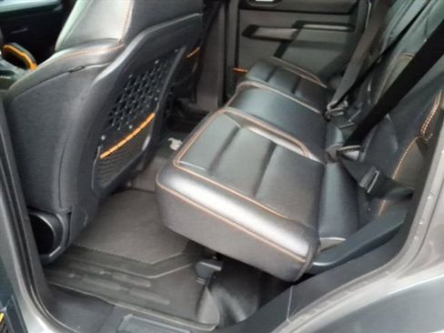 Used 2024 Ford Bronco Badlands image 9