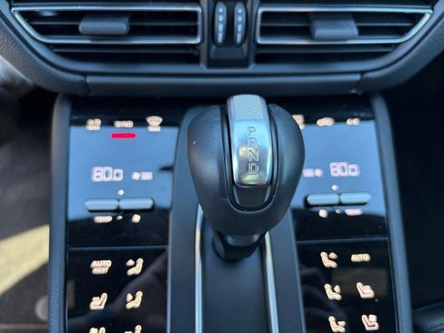 Certified 2025 Porsche Macan image 25
