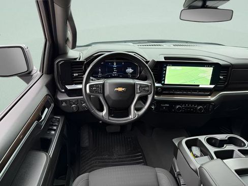 Used 2025 Chevrolet Silverado 1500 LT AWD/4WD image 6