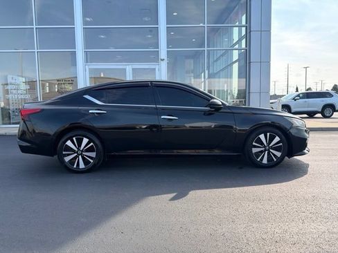 Used 2020 Nissan Altima 2.5 SL FWD image 8