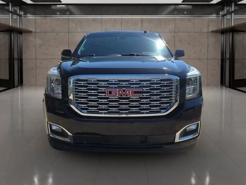 Used 2020 GMC Yukon XL Denali w/ Denali Premium Package image 4