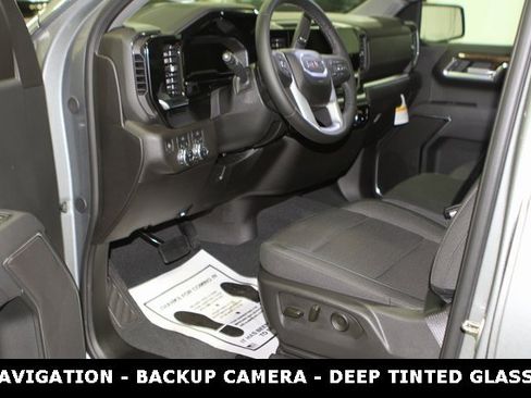 New 2025 GMC Sierra 1500 Elevation image 14