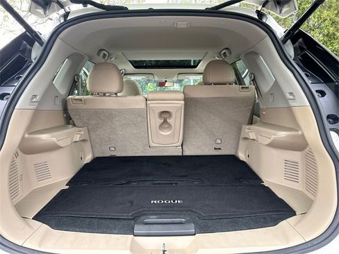 Used 2017 Nissan Rogue SV image 26