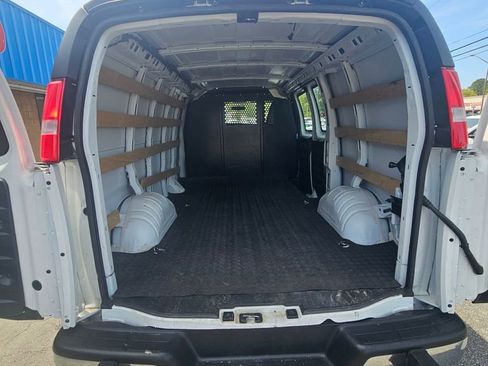 Used 2024 Chevrolet Express 2500 w/ Driver Convenience Package image 10