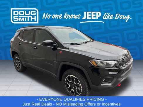 New 2026 Jeep Compass Trailhawk image 7