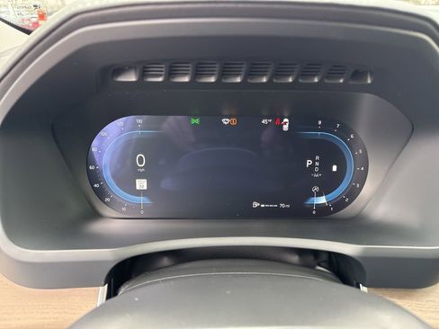 Used 2025 Volvo XC90 B6 Core w/ Climate Package image 33