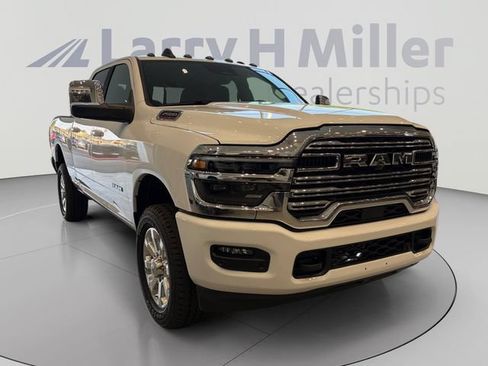 New 2026 RAM 2500 Laramie AWD/4WD image 7