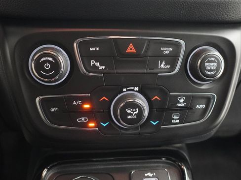 Used 2021 Jeep Compass Limited AWD/4WD image 18