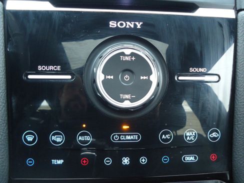 Used 2018 Ford Taurus Limited w/ Driver Assist Package image 19