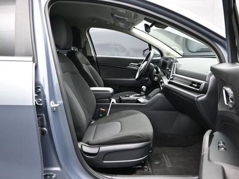 Used 2025 Kia Sportage LX AWD/4WD image 7