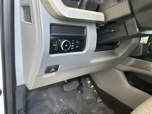 Used 2025 Ford F250 XLT w/ FX4 Off-Road Package AWD/4WD image 42