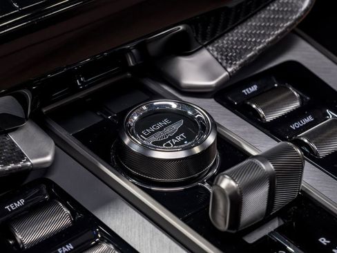 Used 2025 Aston Martin Vanquish image 26