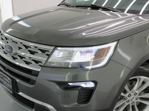 Used 2018 Ford Explorer Limited image 17