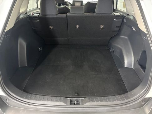 Used 2019 Toyota RAV4 LE w/ All Weather Liner Package AWD/4WD image 16