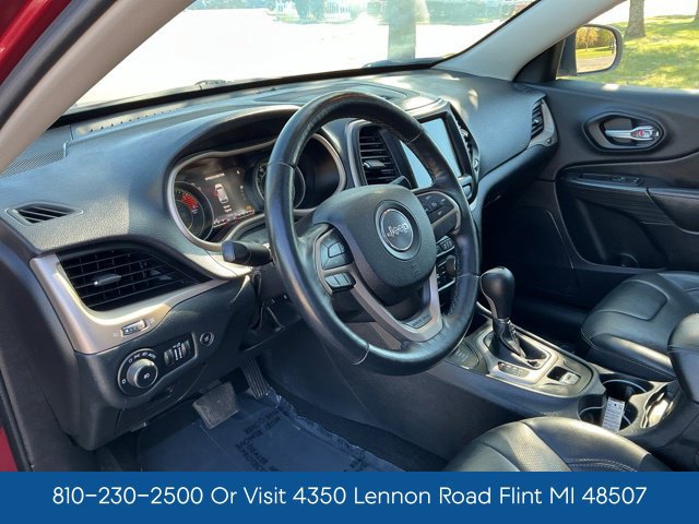 Used 2016 Jeep Cherokee Limited w/ Luxury Group AWD/4WD image 17