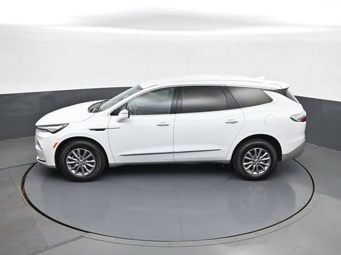 Used 2023 Buick Enclave Essence AWD/4WD image 21