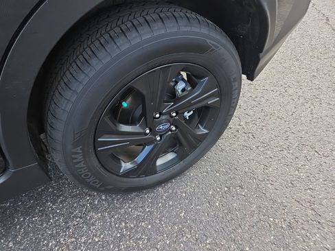 Certified 2025 Subaru Crosstrek 2.0i image 10