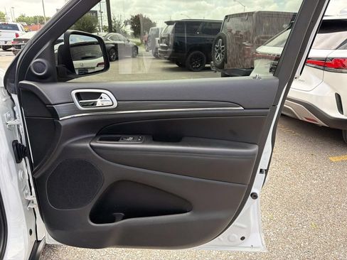 Used 2022 Jeep Grand Cherokee Limited RWD image 14