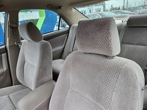 Used 2004 Toyota Camry XLE image 11