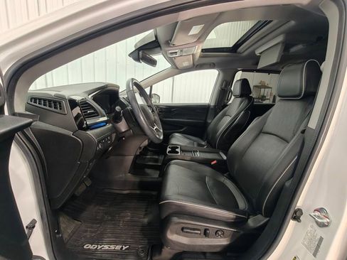 Used 2023 Honda Odyssey Elite image 32