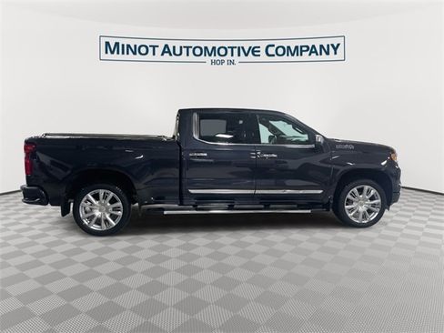 Used 2024 Chevrolet Silverado 1500 High Country w/ Technology Package image 9