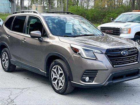Certified 2022 Subaru Forester Premium AWD/4WD image 19