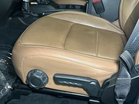 Used 2022 Jeep Wrangler Unlimited Sahara w/ Cold Weather Group image 15