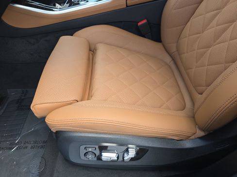 New 2026 BMW X5 xDrive40i w/ M Sport Package AWD/4WD image 16