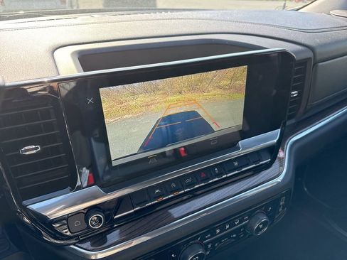 Used 2025 Chevrolet Silverado 1500 LT image 9