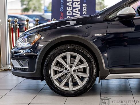 Used 2017 Volkswagen Golf Alltrack AWD/4WD image 7