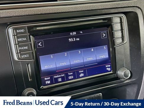 Used 2017 Volkswagen Jetta SE FWD image 14