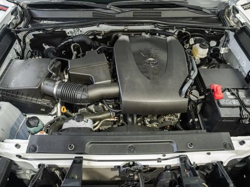 Used 2023 Toyota Tacoma TRD Sport w/ Technology Package AWD/4WD image 21