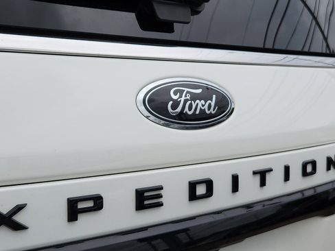 Used 2023 Ford Expedition Limited AWD/4WD image 29