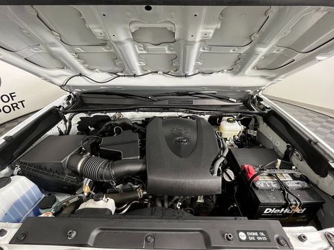Used 2019 Toyota Tacoma TRD Off-Road image 11