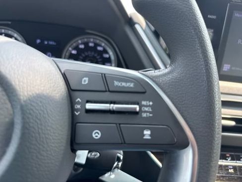 Used 2023 Hyundai Sonata SE w/ Preferred Accessory Package image 17