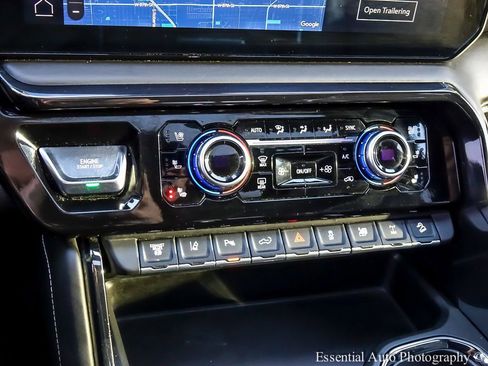 Used 2024 GMC Sierra 2500 AT4X image 18