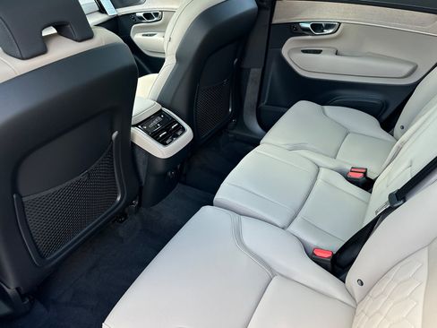 New 2026 Volvo XC90 B5 Plus image 10
