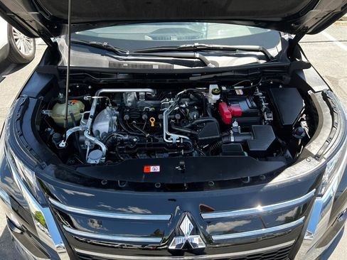 Used 2025 Mitsubishi Outlander SE AWD/4WD image 45
