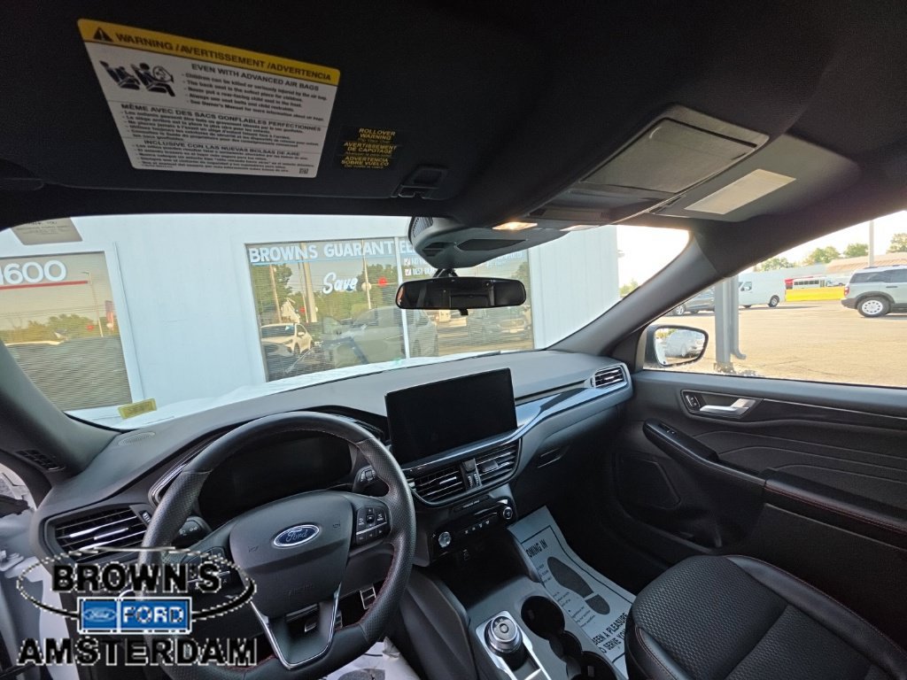 Used 2024 Ford Escape ST-Line w/ Tech Pack #1 AWD/4WD image 2