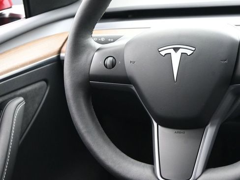 Used 2024 Tesla Model Y Long Range image 29