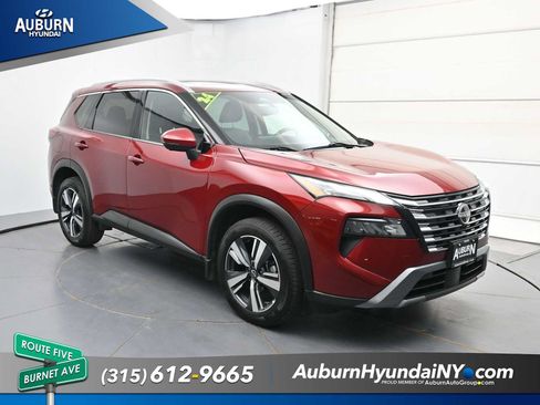 Used 2024 Nissan Rogue SL w/ SL Premium Package AWD/4WD image 15