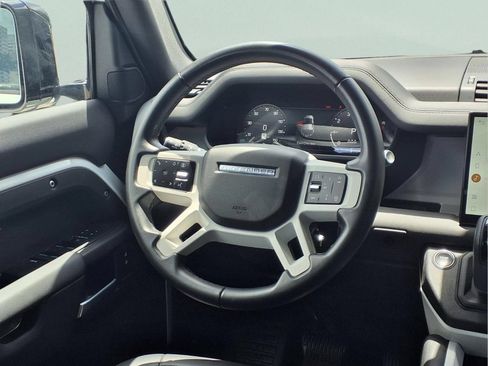 Used 2025 Land Rover Defender 110 S AWD/4WD image 13