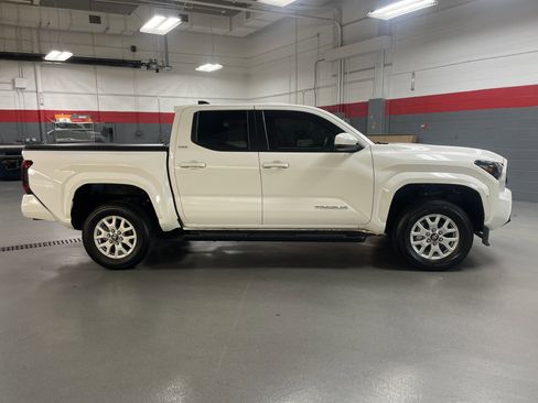 Certified 2024 Toyota Tacoma SR5 image 11