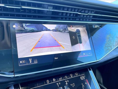 Used 2020 Audi Q8 Prestige w/ Prestige Package image 23