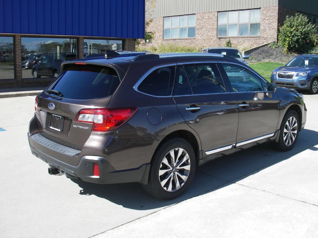 Used 2019 Subaru Outback 2.5i Touring AWD/4WD image 5